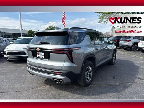 Used 2024 Chevrolet Traverse LT AWD/4WD image 8