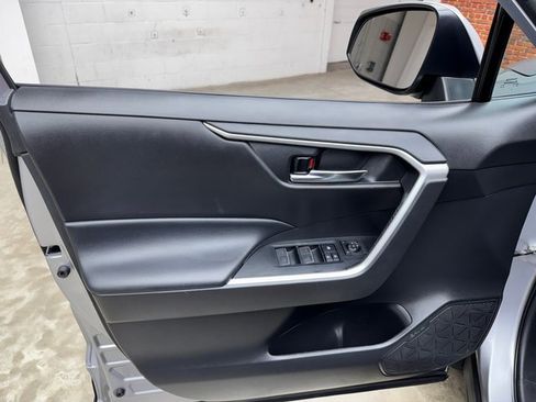 Used 2022 Toyota RAV4 XLE image 10