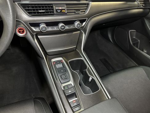 Used 2021 Honda Accord Base image 9