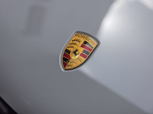Certified 2023 Porsche Macan S AWD/4WD image 25