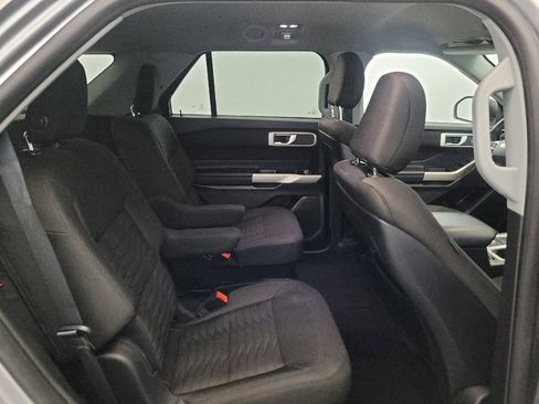 Used 2020 Ford Explorer XLT w/ Comfort Package AWD/4WD image 19