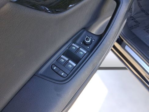 Used 2019 Audi Q7 3.0T Premium w/ Convenience Package image 21