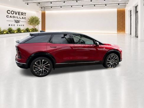 Certified 2025 Cadillac Optiq Sport 1 w/ LPO, Floor Liner Package AWD/4WD image 14