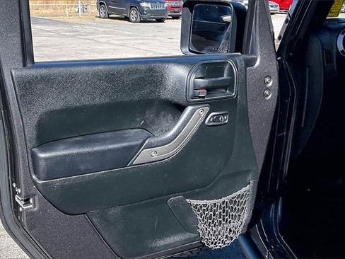 Used 2018 Jeep Wrangler Unlimited Sport S image 19