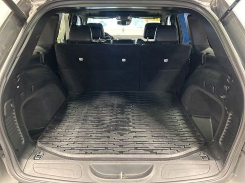 Used 2020 Jeep Grand Cherokee Altitude AWD/4WD image 21