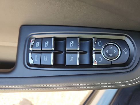 New 2026 Porsche Macan GTS image 18