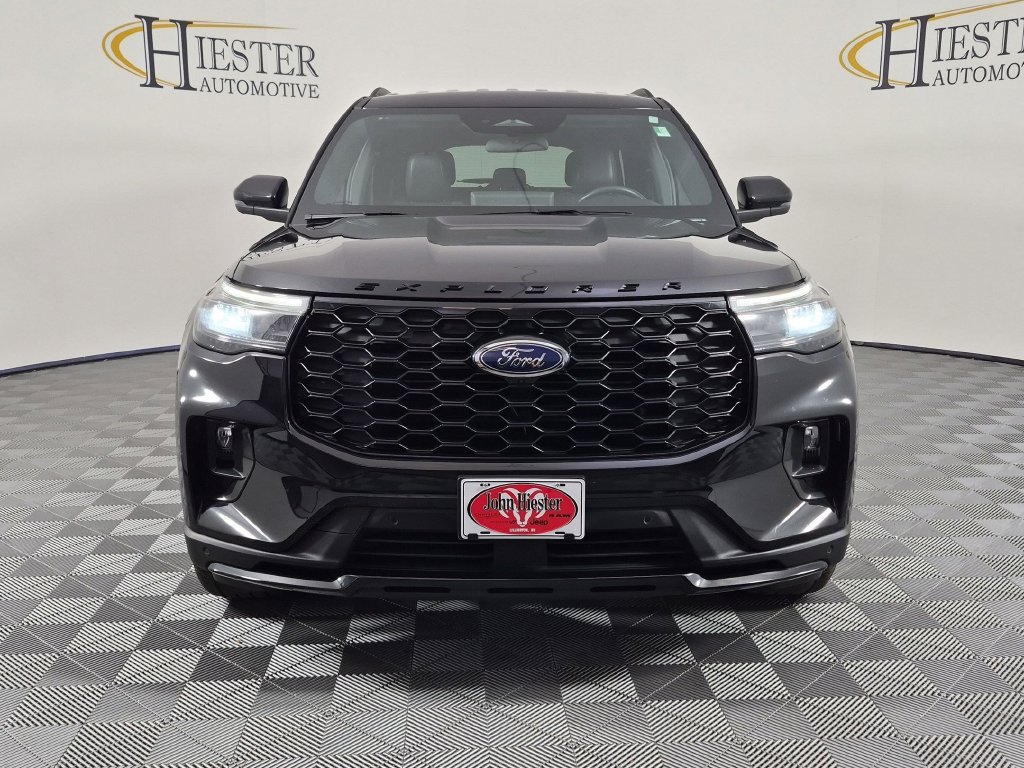 Used 2025 Ford Explorer ST-Line w/ ST-Line Street Pack AWD/4WD image 10