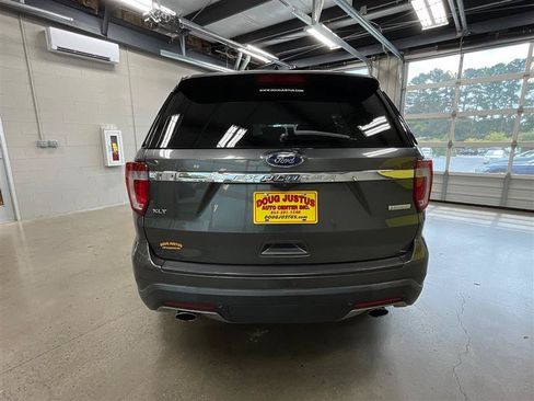Used 2018 Ford Explorer XLT w/ Class II Trailer Tow Package FWD image 4