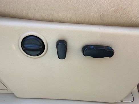 Used 2013 GMC Sierra 2500 SLT w/ SLT Convenience Package image 20