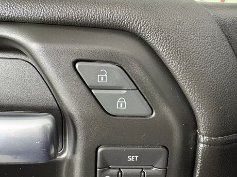 Used 2019 GMC Sierra 1500 SLT image 13