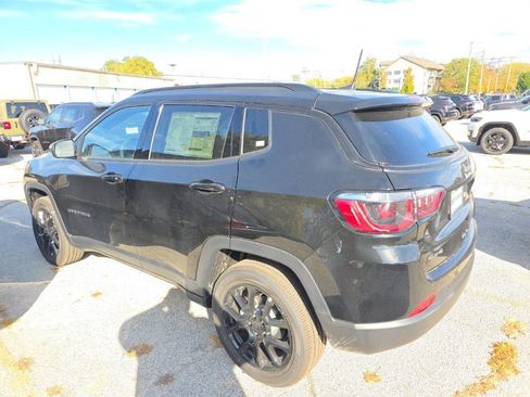 New 2026 Jeep Compass Latitude image 5