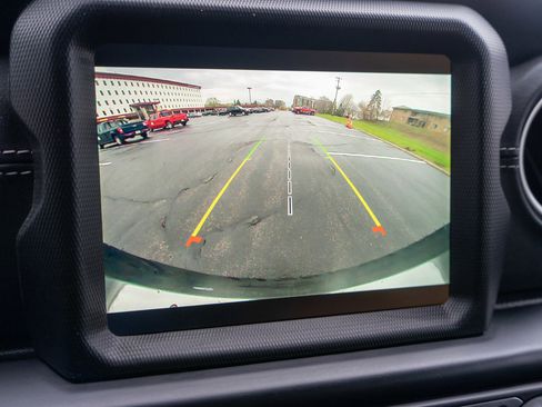 Used 2022 Jeep Wrangler Unlimited Sahara w/ LED Lighting Group image 19