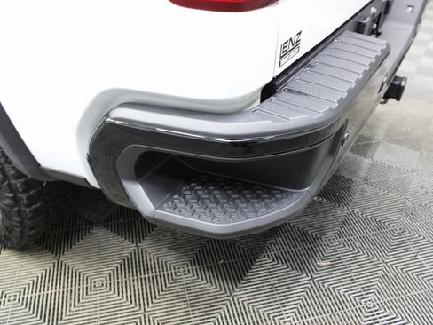 Used 2024 Chevrolet Silverado 1500 ZR2 image 45