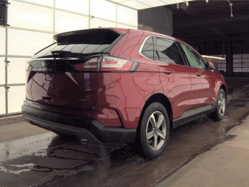 Used 2022 Ford Edge SEL w/ Convenience Package image 3