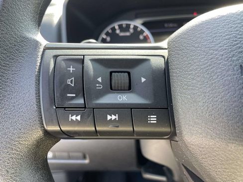 Used 2025 Nissan Rogue S FWD image 20