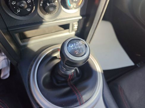 Used 2015 Subaru BRZ Premium image 9