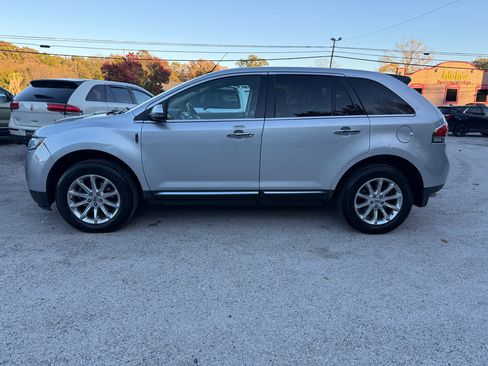 Used 2015 Lincoln MKX AWD w/ Equipment Group 101A image 2