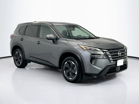 Used 2024 Nissan Rogue SV AWD/4WD image 3