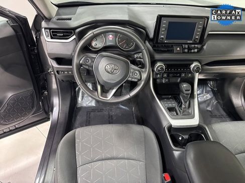 Used 2021 Toyota RAV4 XLE image 16