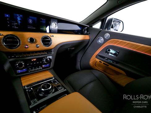 Certified 2025 Rolls-Royce Spectre w/ Spectre Launch Package image 16