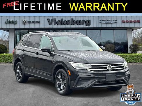 Used 2022 Volkswagen Tiguan SE image 1