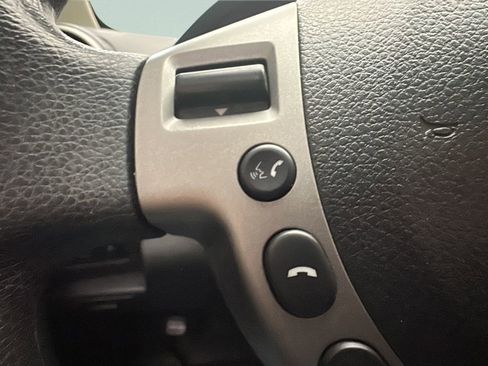 Used 2013 Nissan Rogue SV w/ Premium Pkg image 21