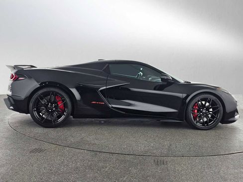 Used 2023 Chevrolet Corvette Z06 w/ Battery Protection Package image 2