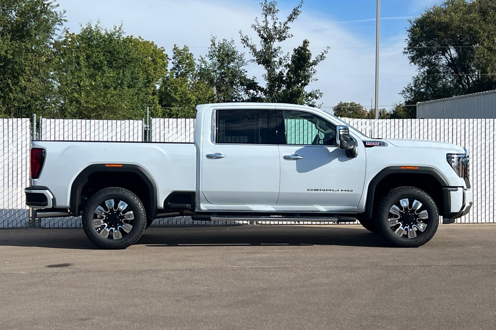 New 2026 GMC Sierra 2500 Denali w/ Technology Package AWD/4WD image 3