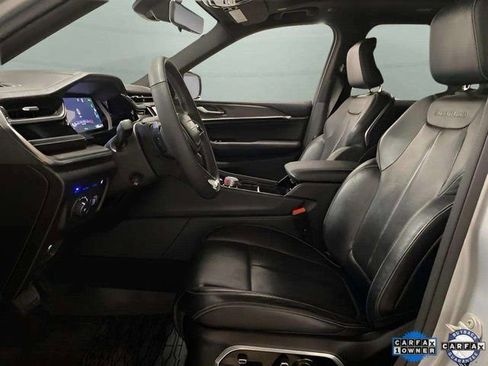 Used 2023 Jeep Grand Cherokee Overland w/ Luxury Tech Group IV image 17