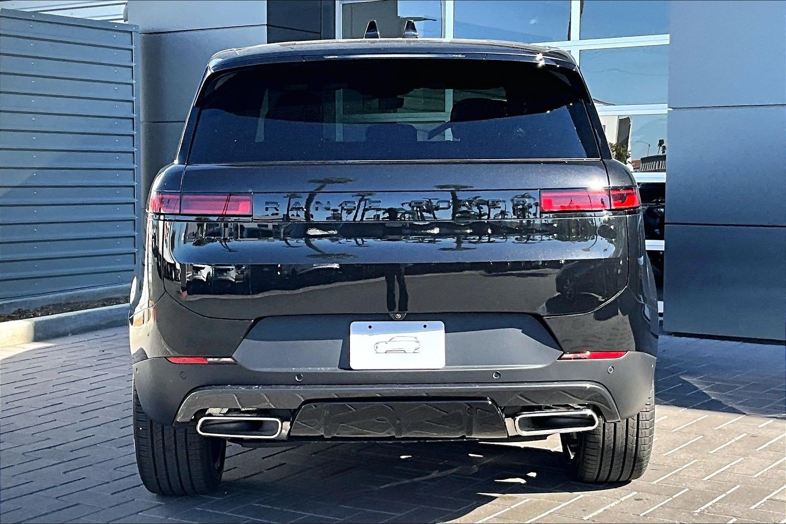 New 2027 Land Rover Range Rover Sport SE AWD/4WD image 4