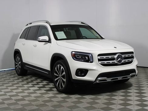 Used 2021 Mercedes-Benz GLB 250 4MATIC image 33