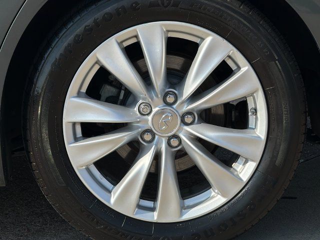 Used 2011 INFINITI M37 w/ Premium Pkg RWD image 31
