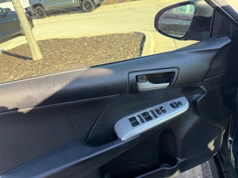 Used 2014 Toyota Camry SE image 9