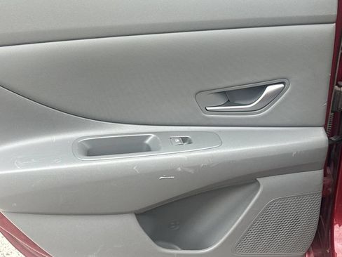 Used 2025 Hyundai Elantra SEL FWD image 21