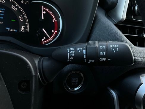 Used 2025 Toyota RAV4 XLE image 37