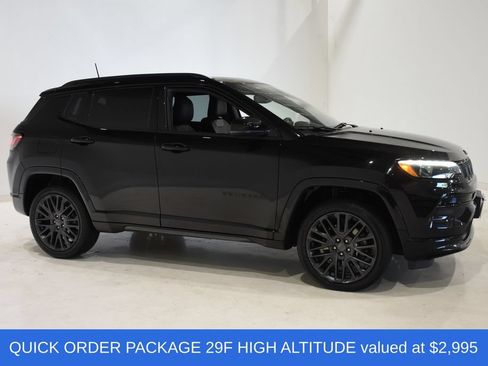 Used 2023 Jeep Compass High Altitude AWD/4WD image 3