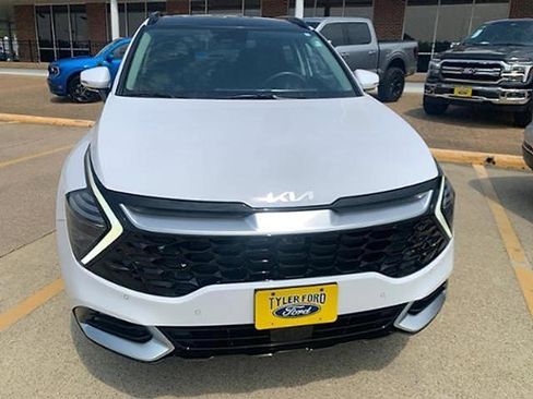 Used 2025 Kia Sportage SX image 3