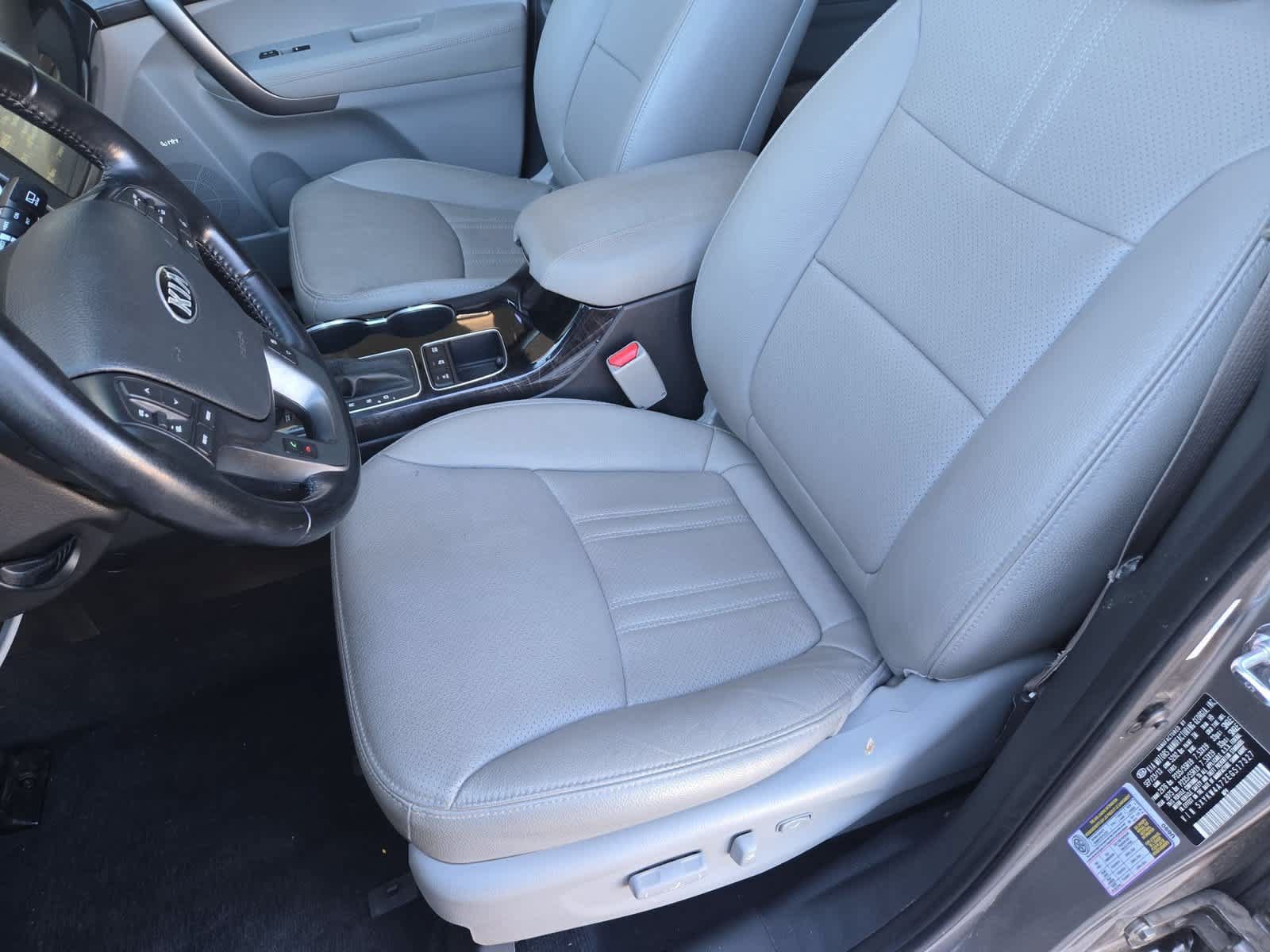 Used 2014 Kia Sorento SX w/ 3rd Row Package FWD image 16