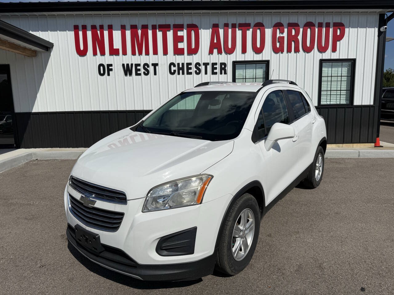 Used 2015 Chevrolet Trax LT w/ LPO, Cargo Package FWD image 1