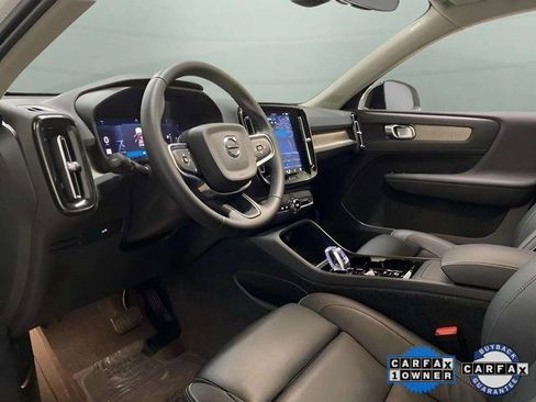 Used 2025 Volvo XC40 B5 Plus image 66