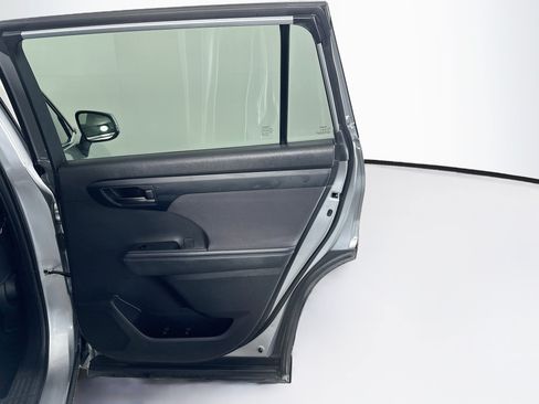 Used 2022 Toyota Highlander LE FWD image 33
