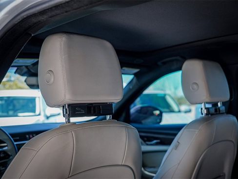 Used 2022 Jaguar F-PACE S image 29