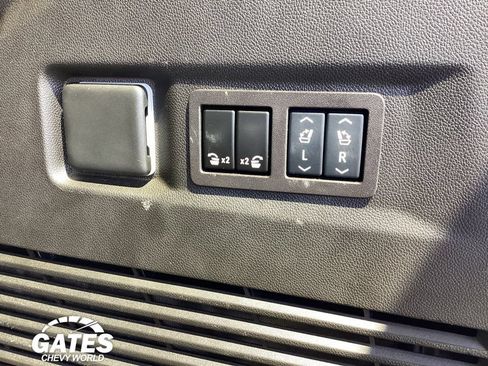 Used 2024 Chevrolet Tahoe Premier w/ Premium Package AWD/4WD image 11