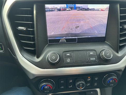 Used 2022 GMC Acadia SLE image 14