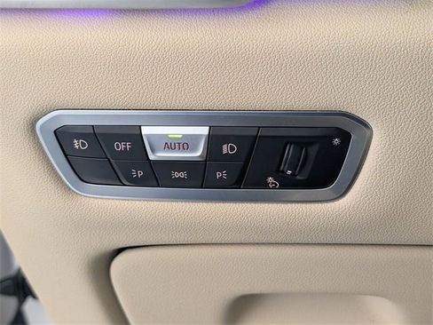 Used 2020 BMW X5 xDrive40i w/ Executive Package image 16