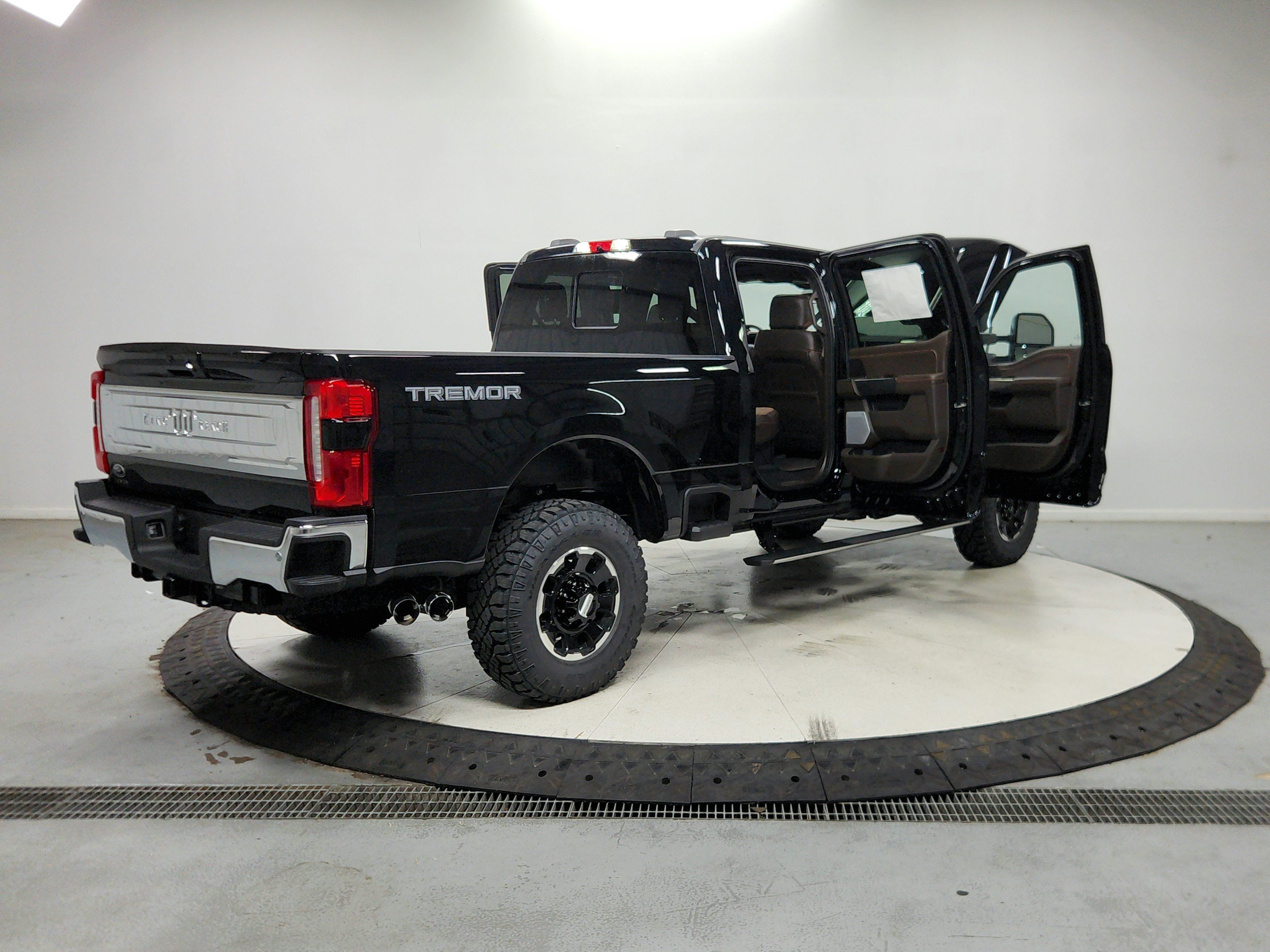New 2026 Ford F250 King Ranch w/ Tremor Off-Road Package AWD/4WD image 16