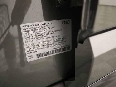 Used 2025 Audi Q3 2.0T Premium w/ Convenience Package image 34