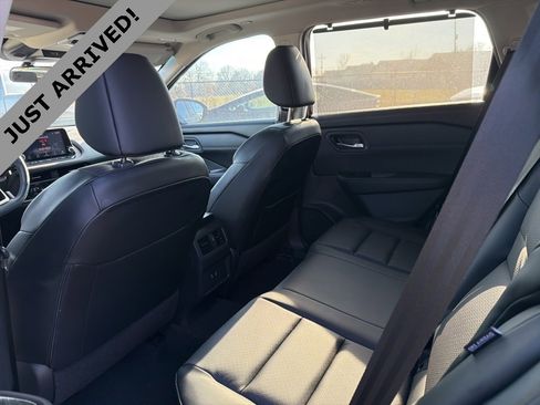 Certified 2024 Nissan Rogue SV w/ SV Premium Package image 9