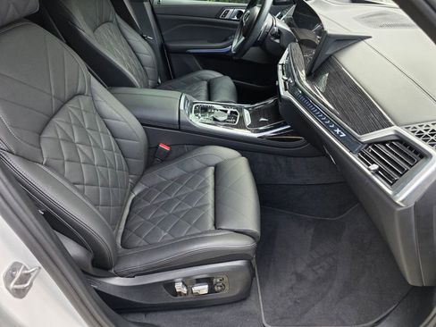 Certified 2024 BMW X7 xDrive40i w/ M Sport Package image 29