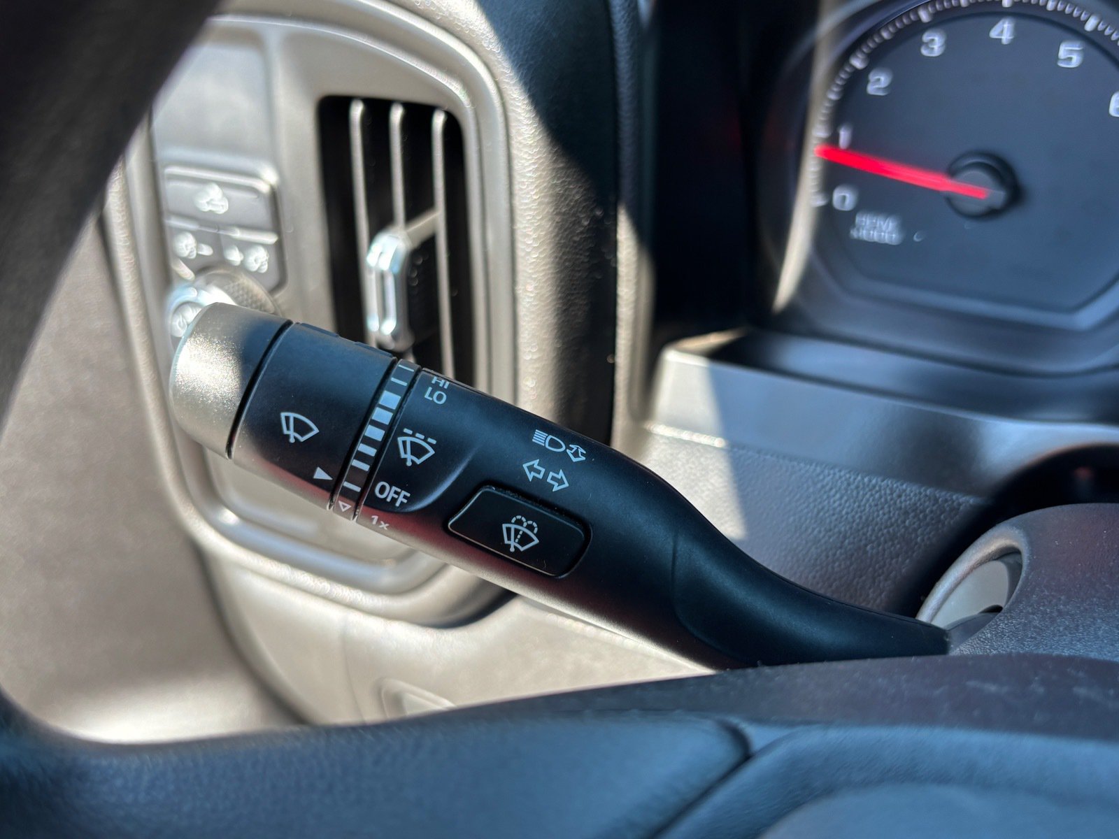 Used 2019 Chevrolet Silverado 1500 W/T RWD image 22